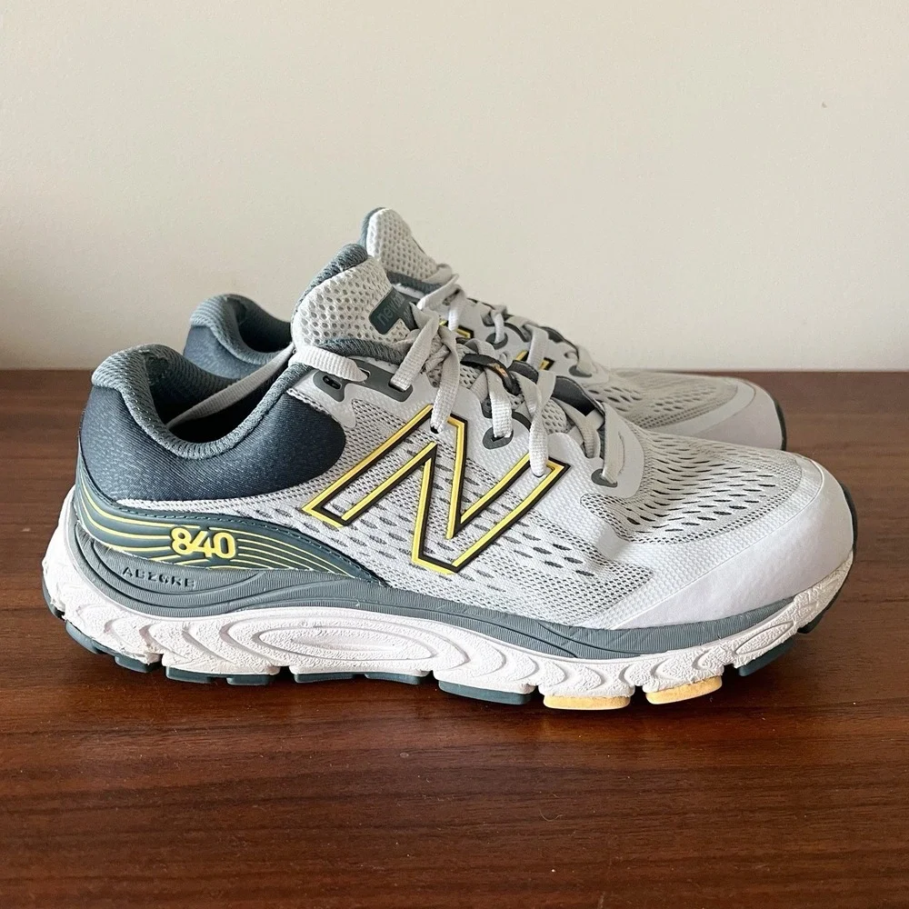 New Balance 860v6 Running Shoes Women's 9 Gray Navy Coral Athletic Sneakers - Picture 2 of 9